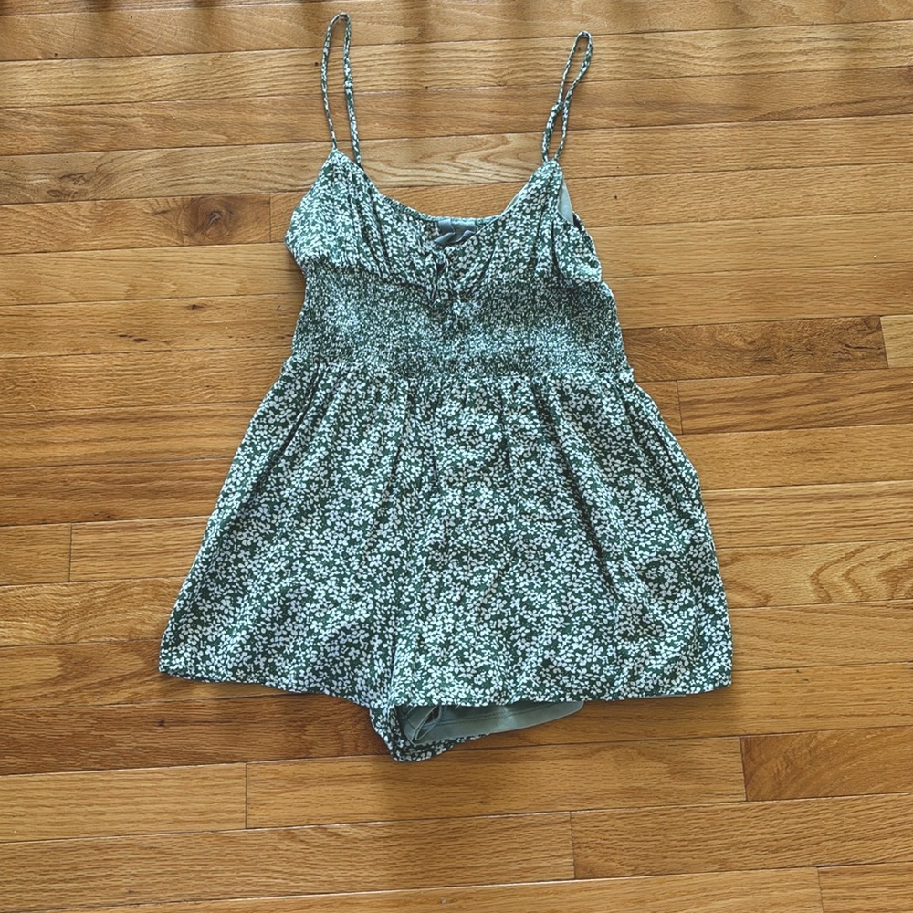 Tilly’s - Sky & Sparrow green floral romper